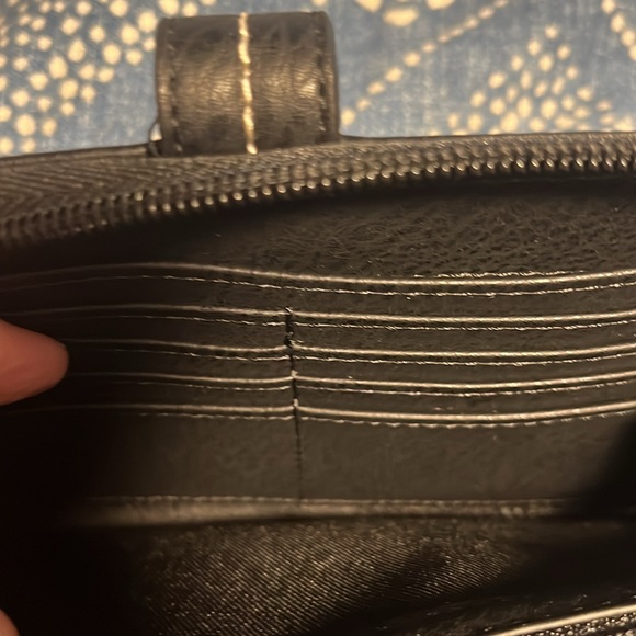 THE SAK HAND CROCHETED LARGE SMARTPHONE CROSSBODY/WRISTLET in Black & White NWT - Picture 3 of 8